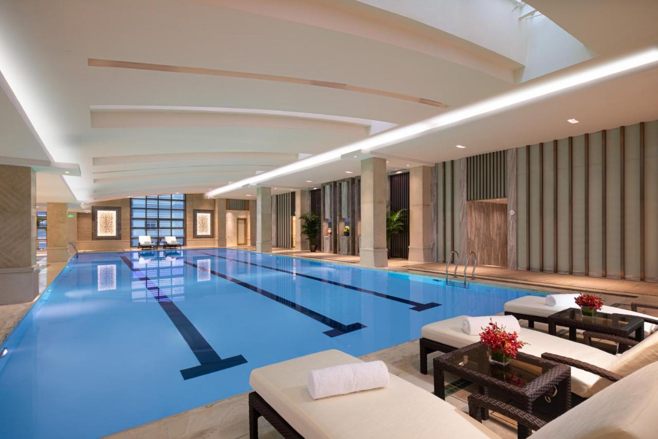 Crowne Plaza Shanghai Nanjing Road, an IHG Hotel Bagian luar foto The pool at the spa