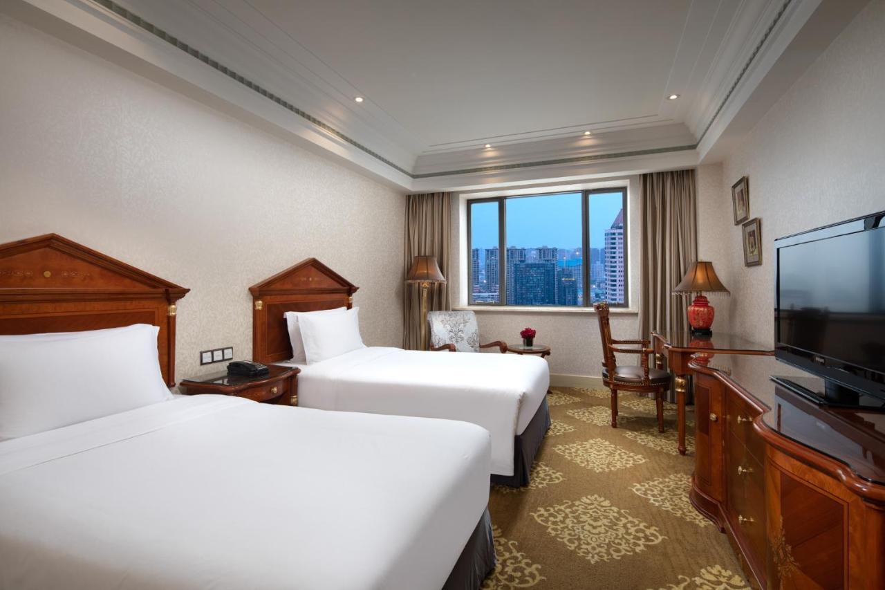 Crowne Plaza Shanghai Nanjing Road, an IHG Hotel Bagian luar foto