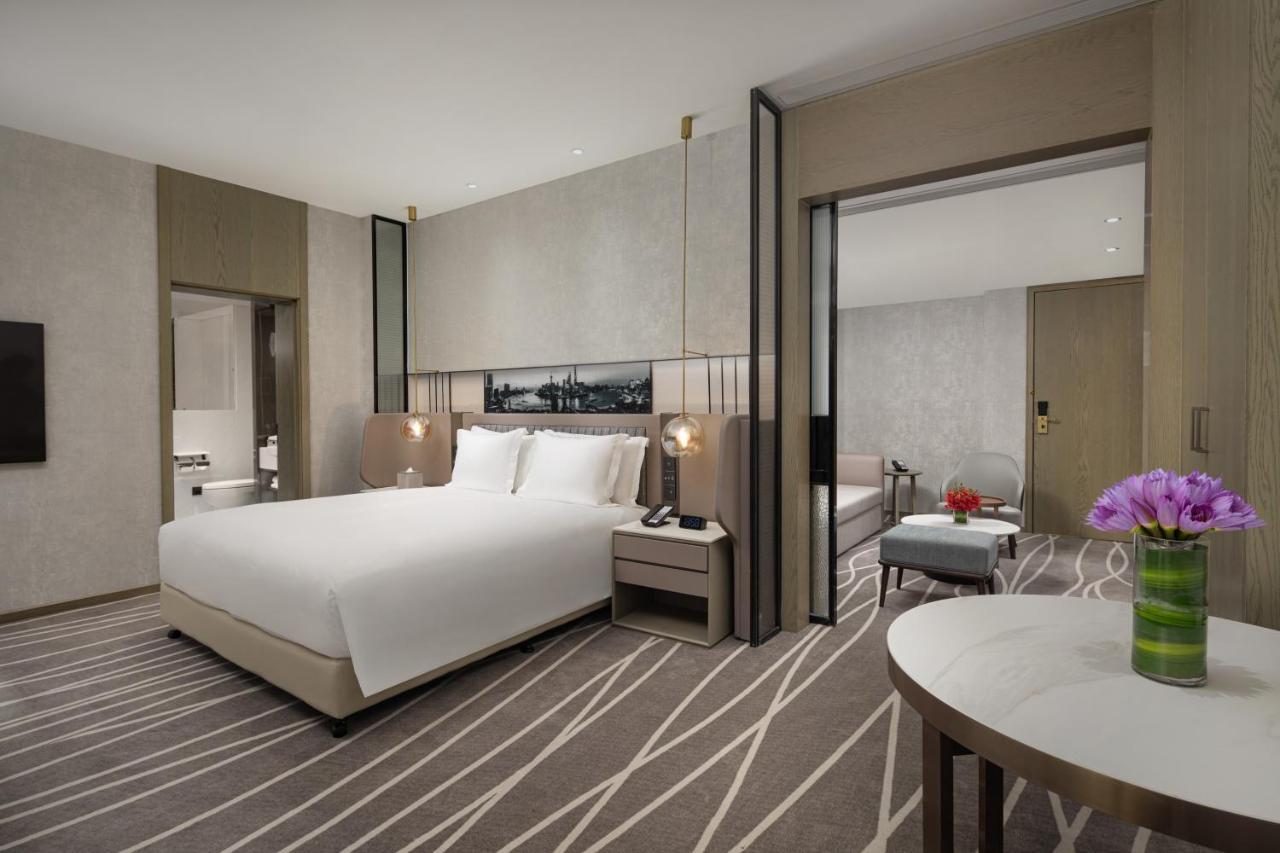 Crowne Plaza Shanghai Nanjing Road, an IHG Hotel Bagian luar foto